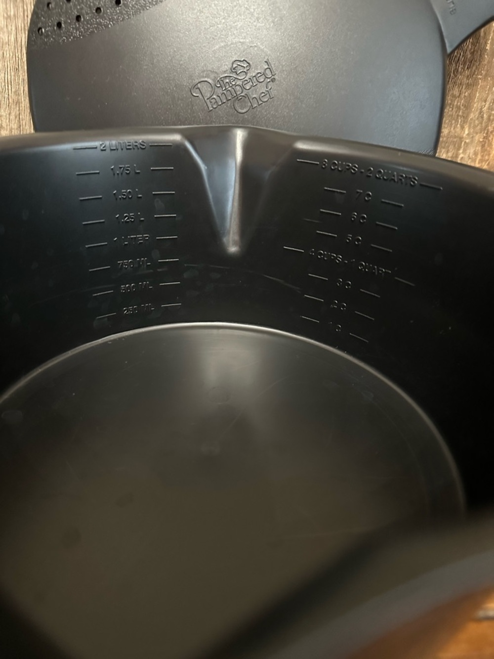 Pampered Chef 2 QT Micro Steamer Cooking Pot w/ Locking Lid in Black - Picture 11 of 16